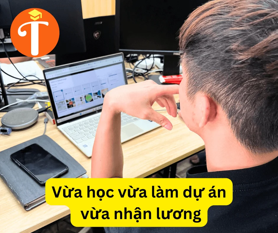 Học viên làm dự án digital marketing online tại Đà Nẵng